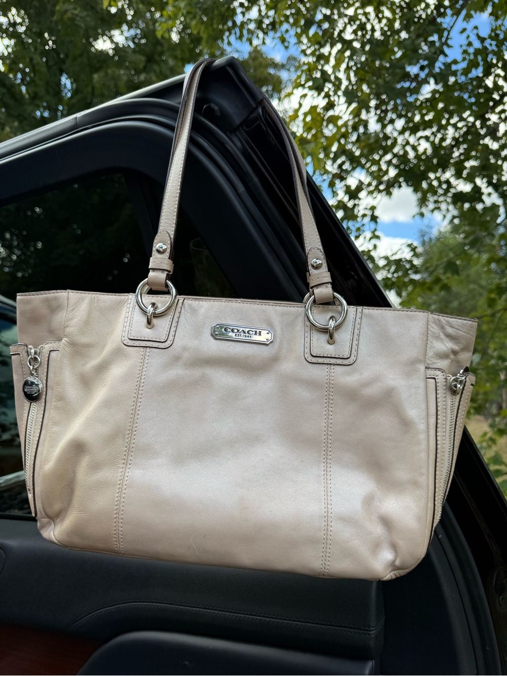 Coach F19252 Pearl Champagne Leather Tote Shoulder Bag Silver Hardware